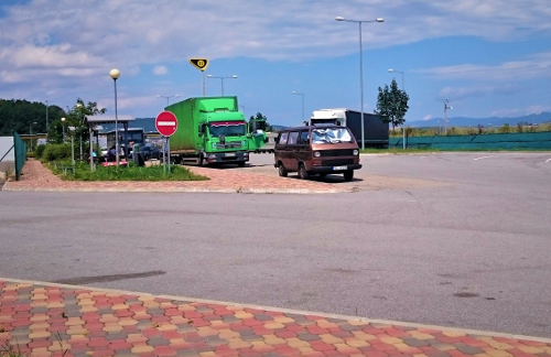 VW T3 na stacji benzynowej na Słowacji